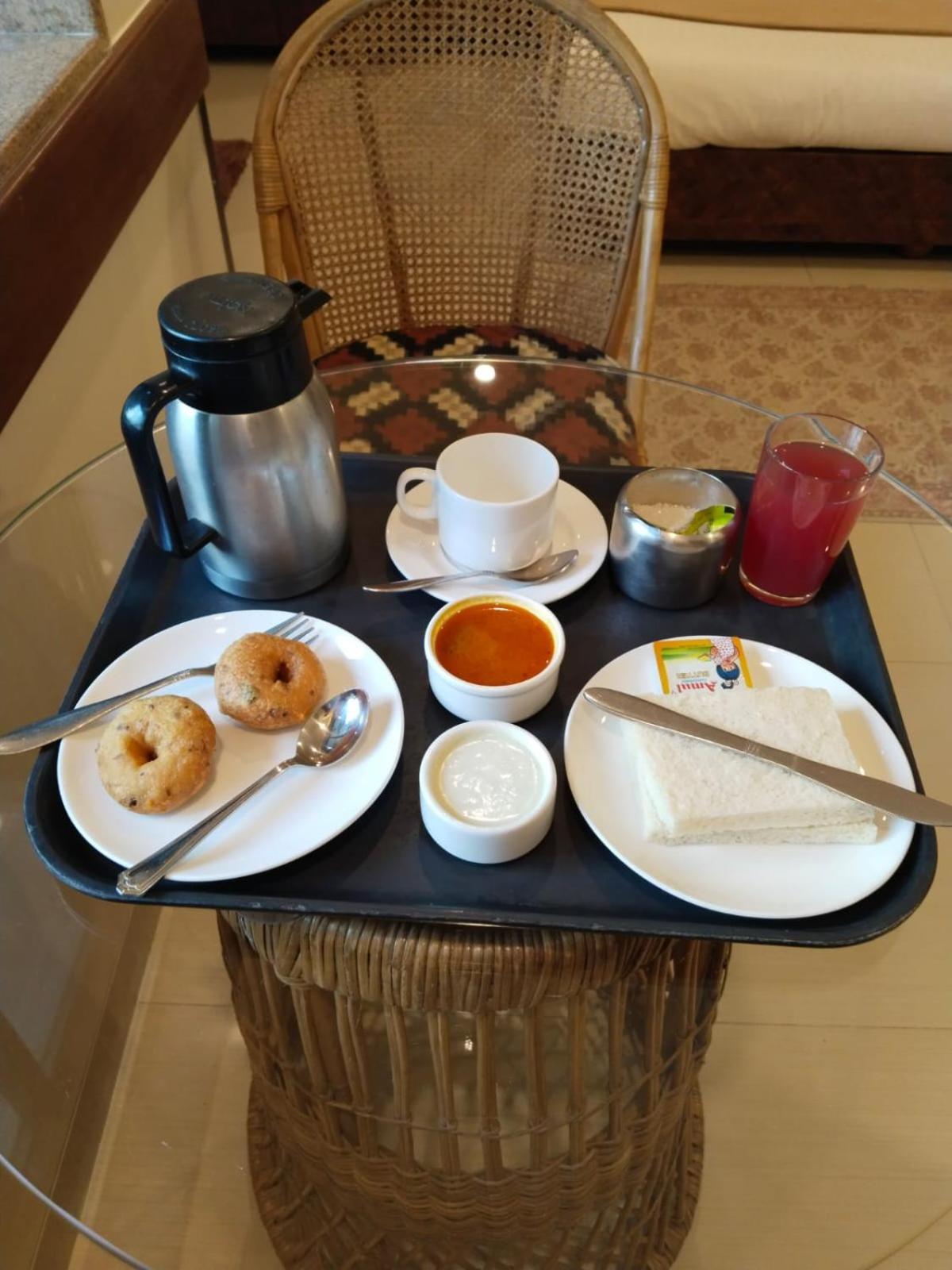 Accord Hotel Mumbai Exterior foto