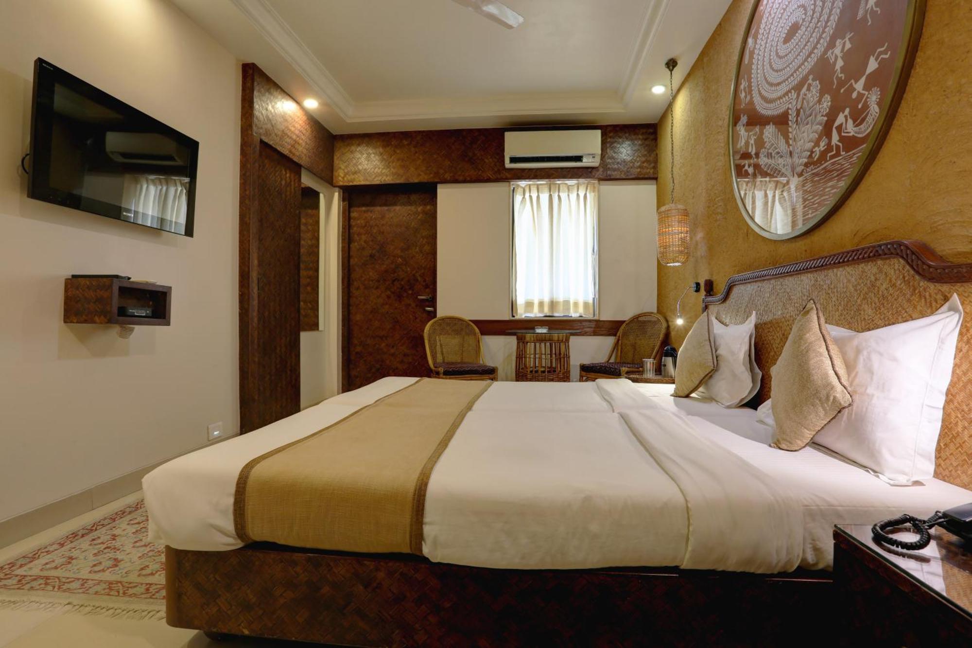 Accord Hotel Mumbai Exterior foto