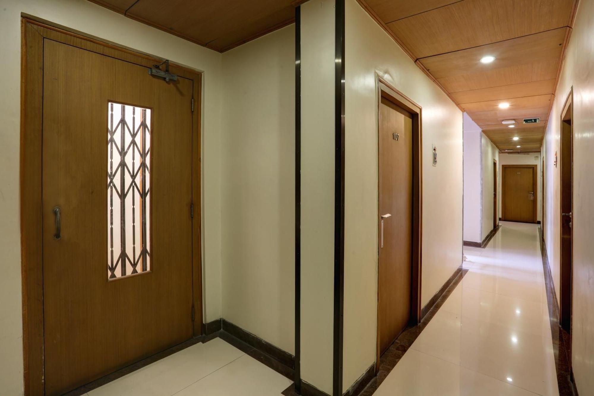 Accord Hotel Mumbai Exterior foto