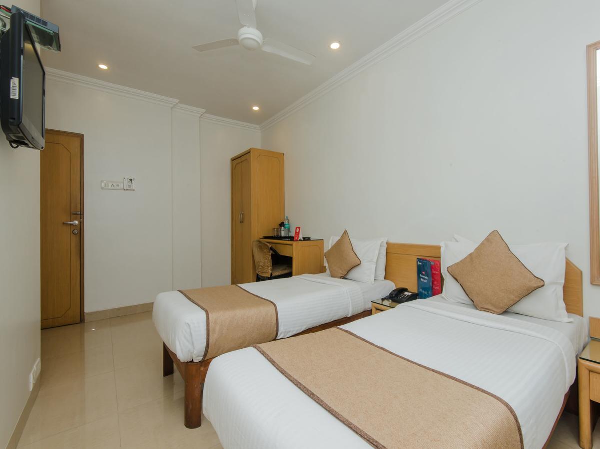 Accord Hotel Mumbai Exterior foto
