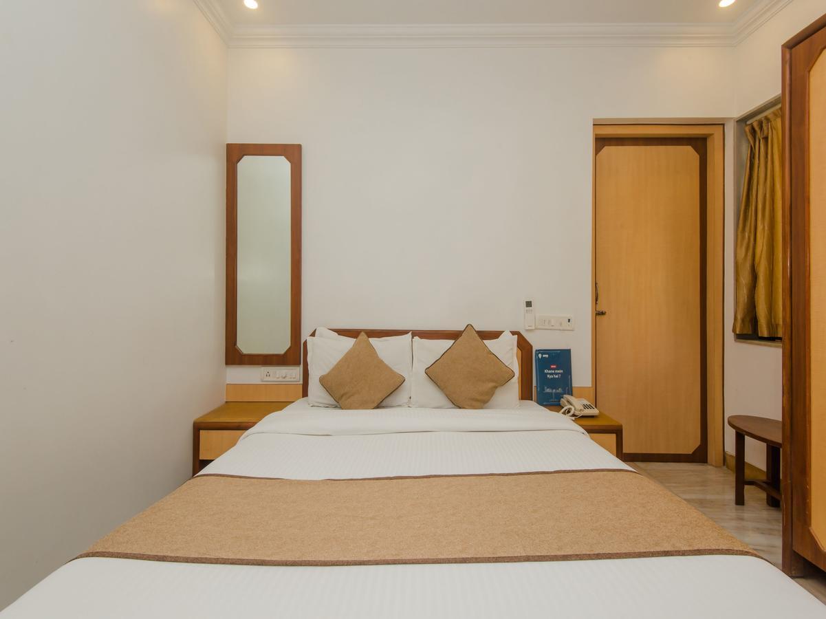 Accord Hotel Mumbai Exterior foto